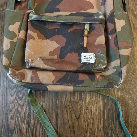 Herschel Supply Co Camo Backpack- SEE PICS - Picture 2 of 5